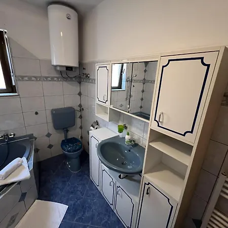Apartment With A Parking Space Dramalj, - 23261 *