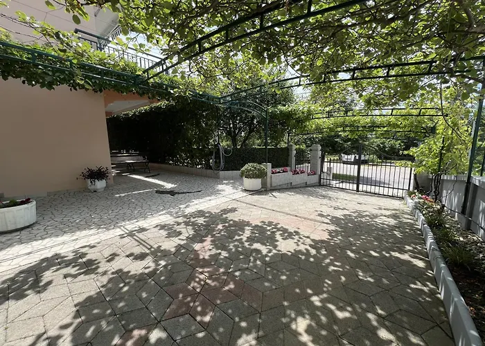 Apartman With Parking Space Dramalj, - 23261 *